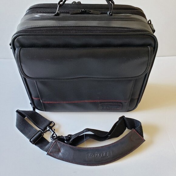 Targus Black Laptop Bag with Multi Compartments with Shoulder Strap - Picture 1 of 10